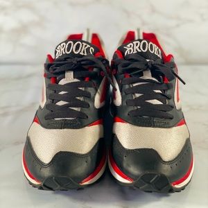 Brooks Banshee Men’s Sneakers Size 8.5